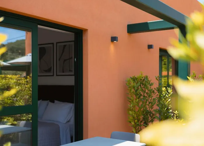 فندق مبيت وإفطار Cape Peroulades (Corfu)