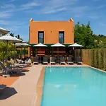 Cape Oda ve Kahvaltı Peroulades (Corfu)