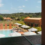 Cape Oda ve Kahvaltı 4*